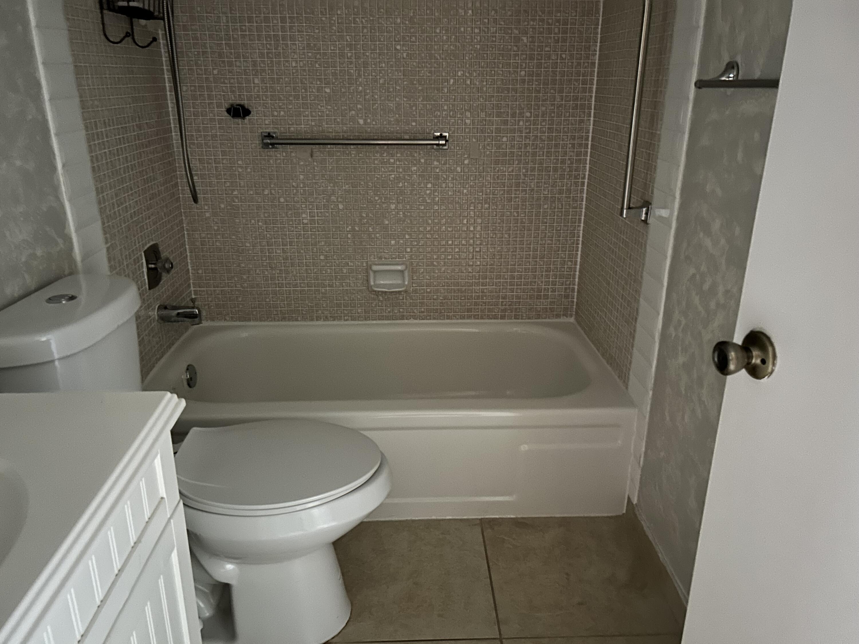 2024 Exeter, Unit 2024B Boca Raton, FL 33434 - Photo 27 of 31 IMG_1252