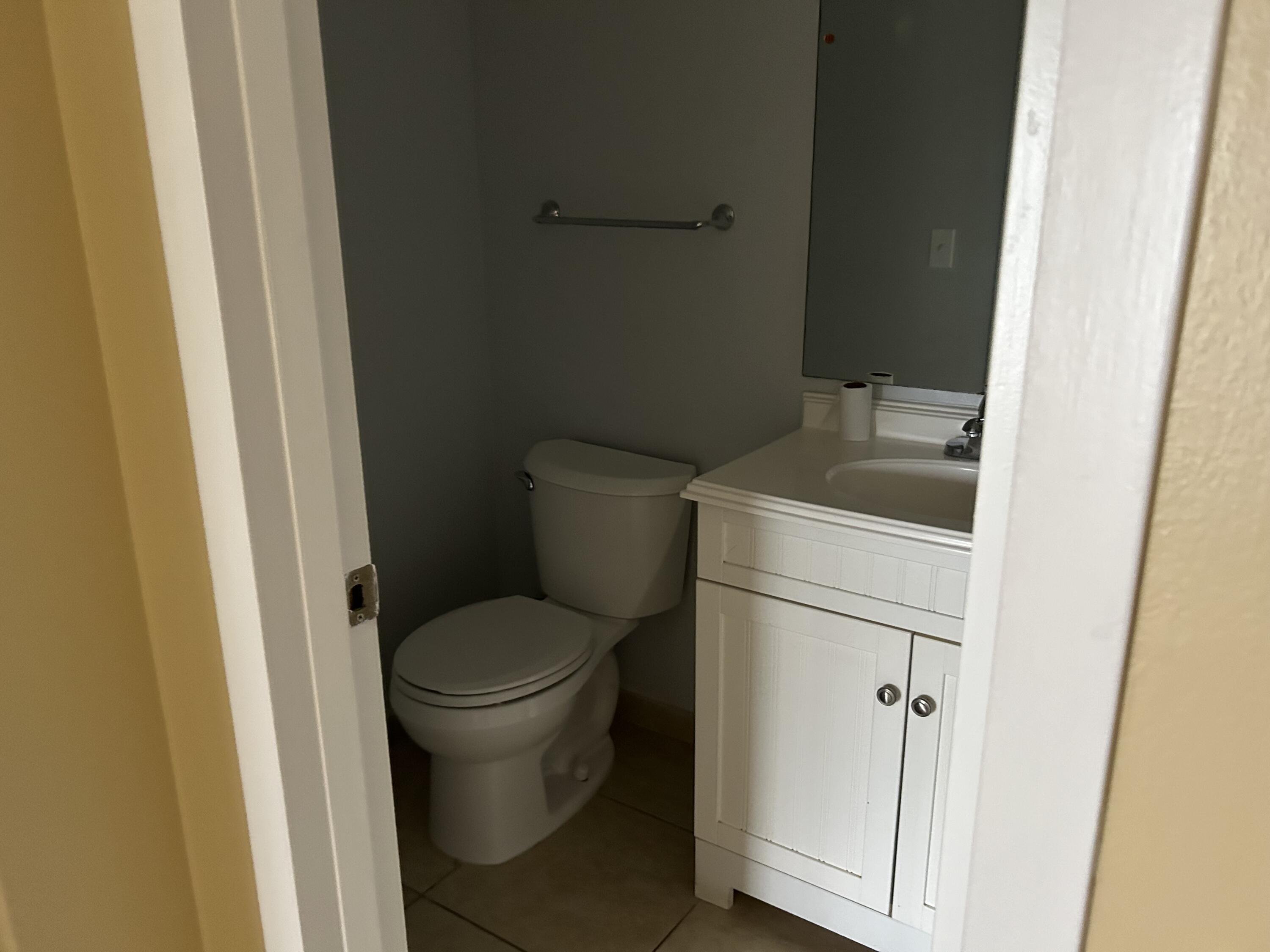 2024 Exeter, Unit 2024B Boca Raton, FL 33434 - Photo 28 of 31 IMG_1253