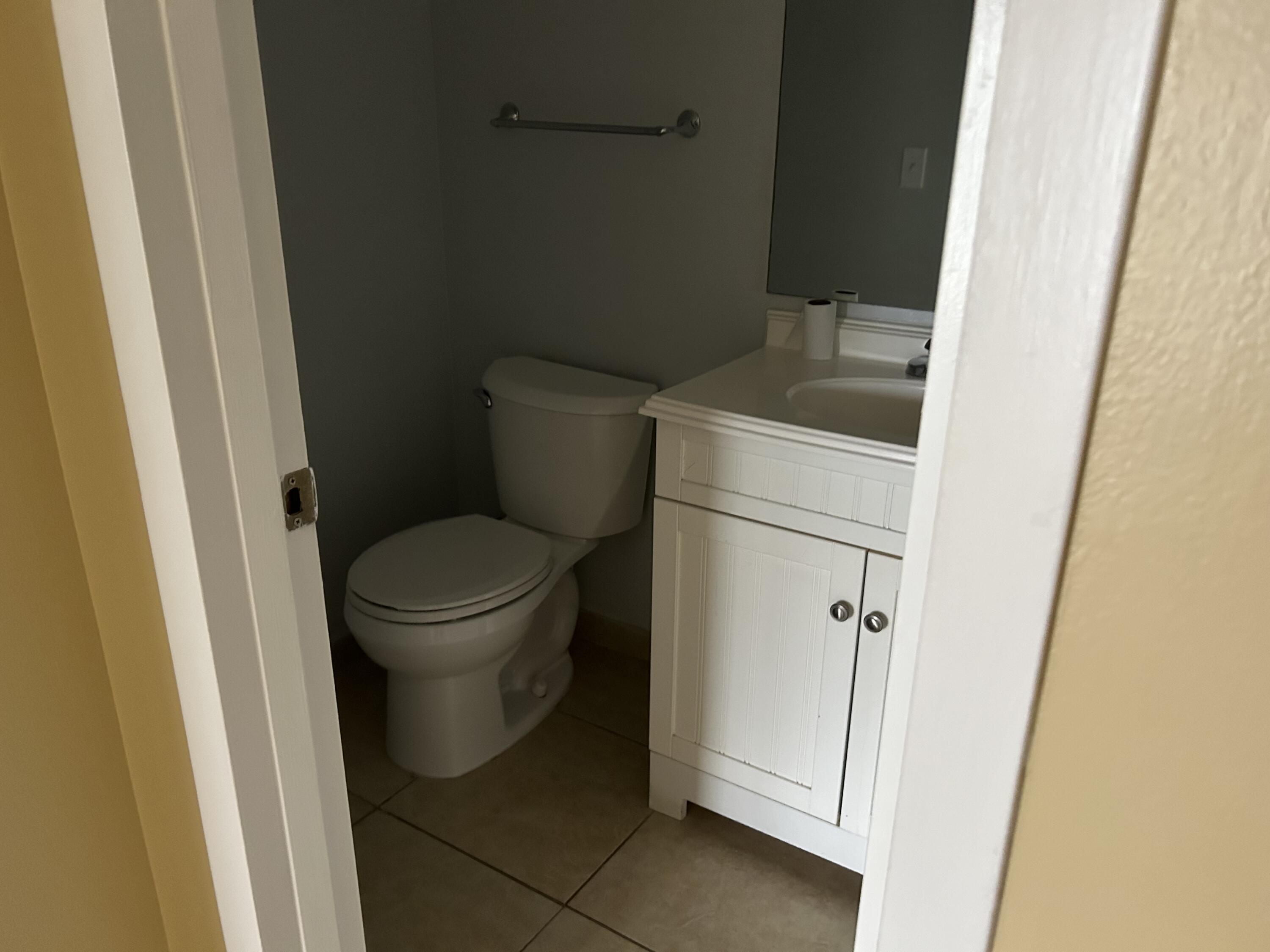 2024 Exeter, Unit 2024B Boca Raton, FL 33434 - Photo 29 of 31 IMG_1254