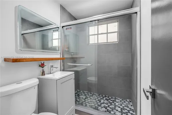 $1,850 | 717 Española Way, Unit 110, Miami Beach, FL 33139