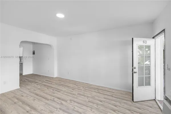 $1,850 | 717 Española Way, Unit 110, Miami Beach, FL 33139