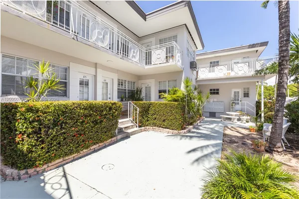 $1,850 | 717 Española Way, Unit 110, Miami Beach, FL 33139