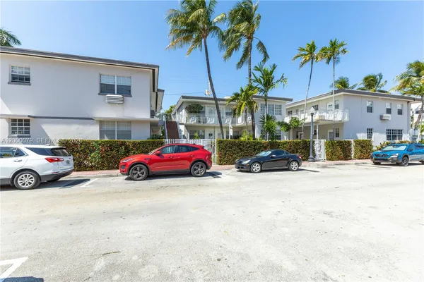 $1,850 | 717 Española Way, Unit 110, Miami Beach, FL 33139