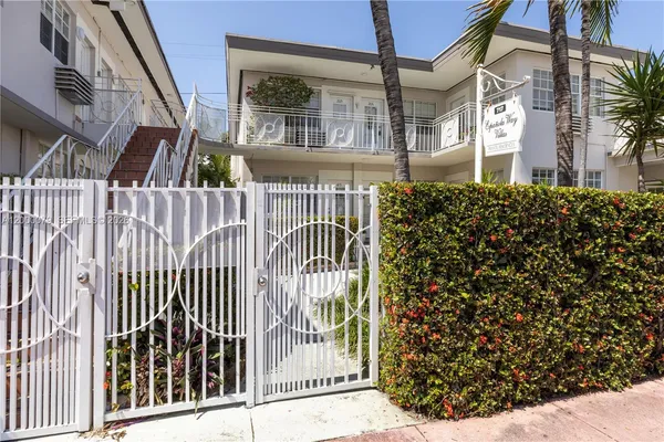 $1,850 | 717 Española Way, Unit 110, Miami Beach, FL 33139