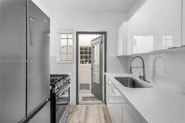 $1,850 | 717 Española Way, Unit 110, Miami Beach, FL 33139