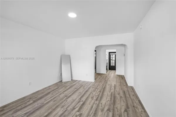 $1,850 | 717 Española Way, Unit 110, Miami Beach, FL 33139