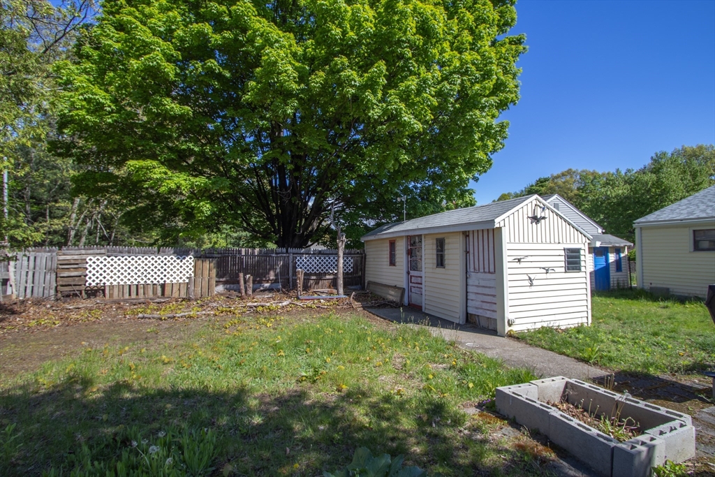 49 Fitzgerald Road Springfield, MA 01104 - Photo 38 of 41
