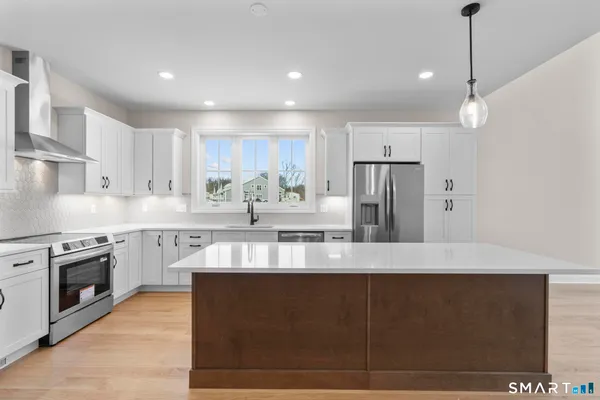 $780,580 | 1097 St Andrews Drive, Oxford, CT 06478