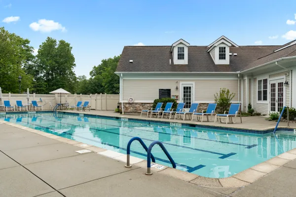 $780,580 | 1097 St Andrews Drive, Oxford, CT 06478