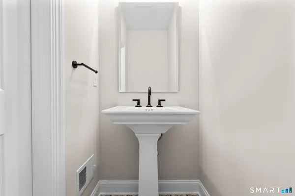 $780,580 | 1097 St Andrews Drive, Oxford, CT 06478