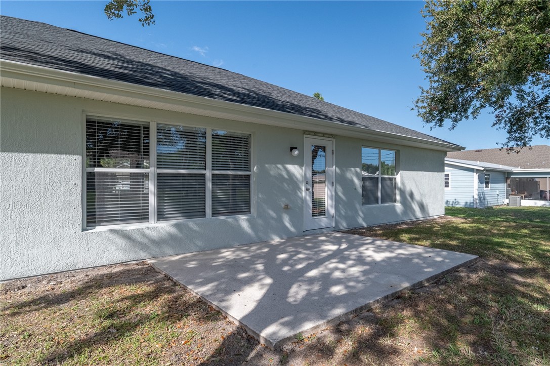 331 Easy Street Sebastian, FL 32958 - Photo 11 of 34