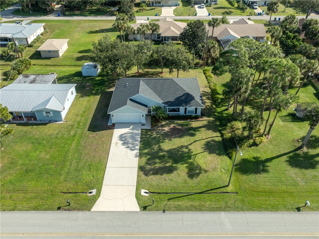 331 Easy Street Sebastian, FL 32958 - Photo 6 of 34