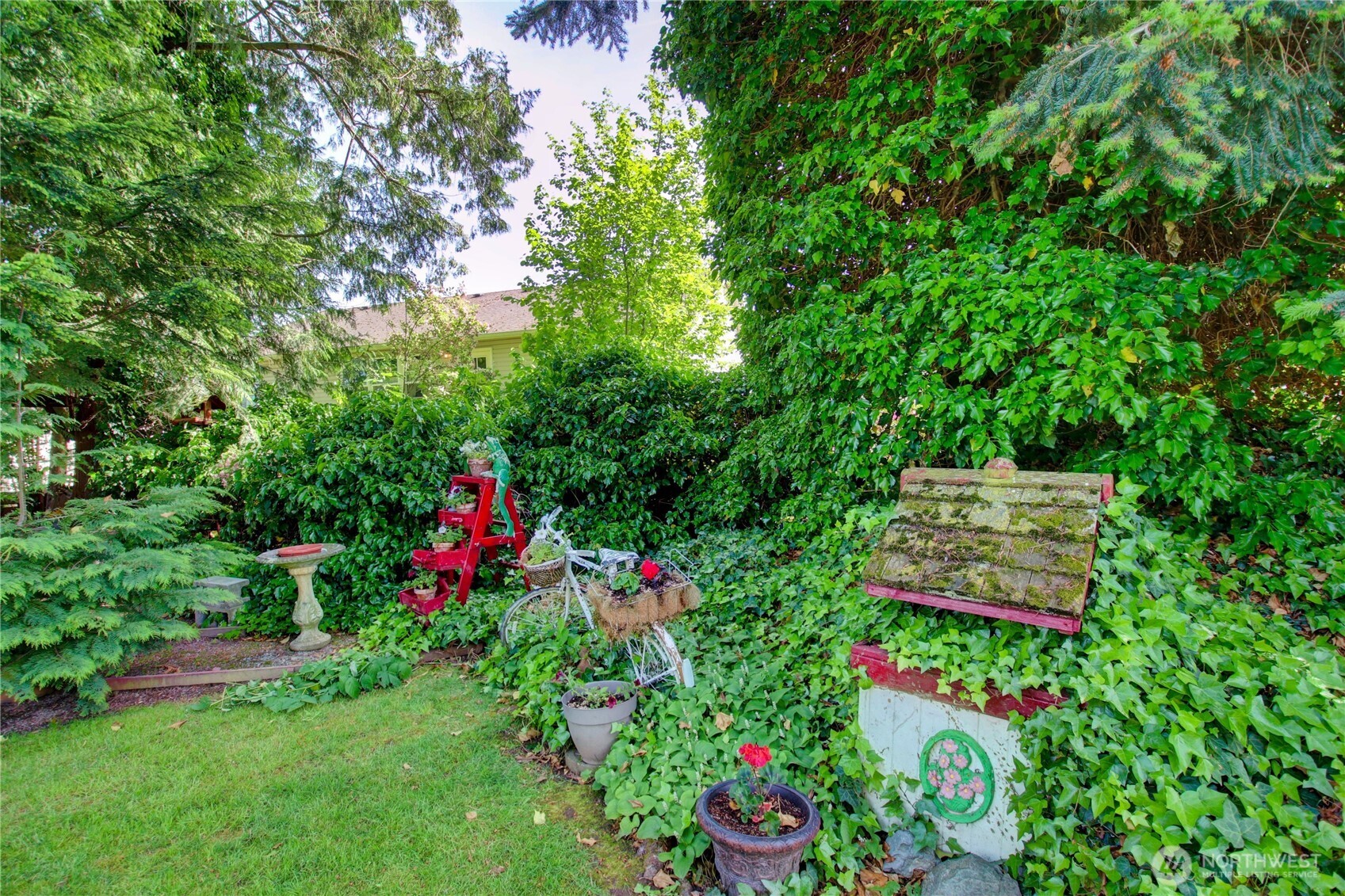 2310 Alison Avenue Mount Vernon, WA 98273 - Photo 36 of 39 a view of a garden with large trees