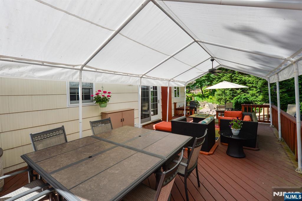 30 Knolls Road Bloomingdale, NJ 07403 - Photo 19 of 32