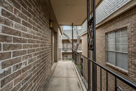$196,000 | 4420 Harlanwood Drive, Unit 228, Fort Worth, TX 76109