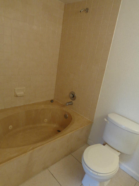 8117 Severn Drive, Unit C Boca Raton, FL 33433 - Photo 13 of 16 Master bathroom