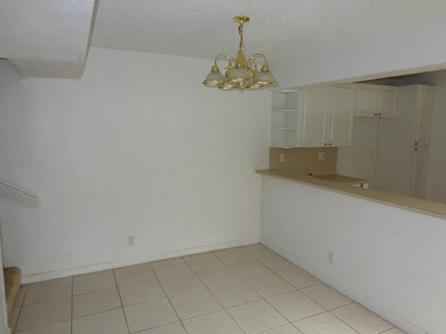 8117 Severn Drive, Unit C Boca Raton, FL 33433 - Photo 5 of 16 Dining area