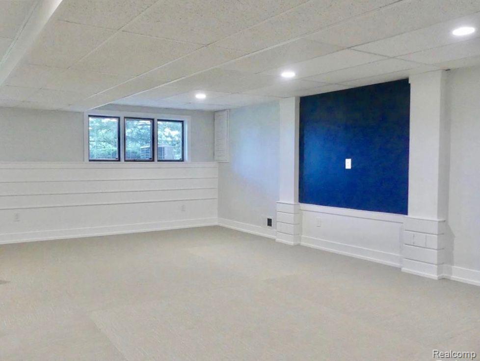 876 GreenView Court Rochester, MI 48307 - Photo 33 of 40 Designated space for mounted TV