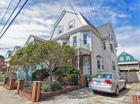 $3,150 | 17 Princeton Street, Unit 3, Medford, MA 02155