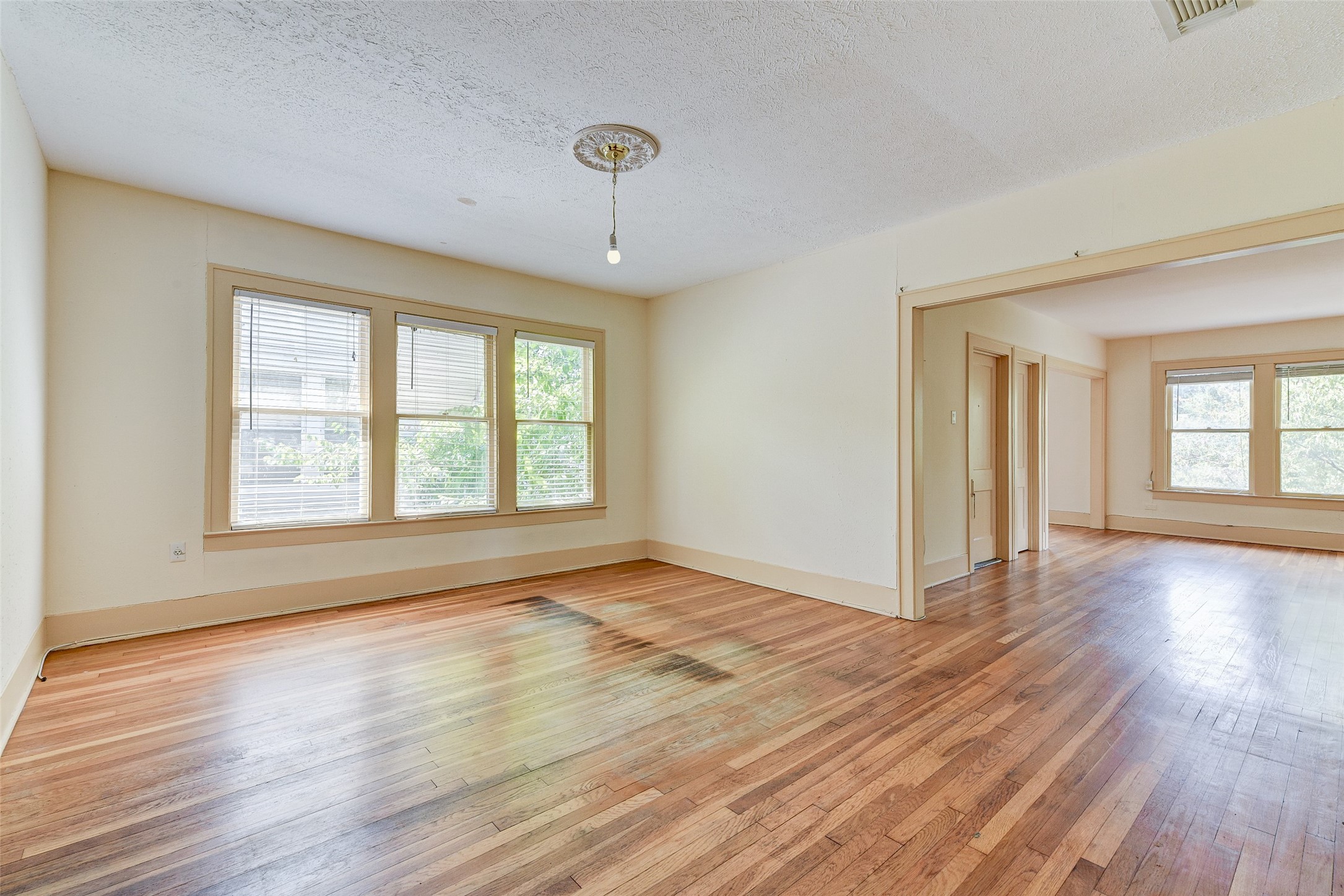 1737 Branard Street Houston, TX 77098 - Photo 15 of 29