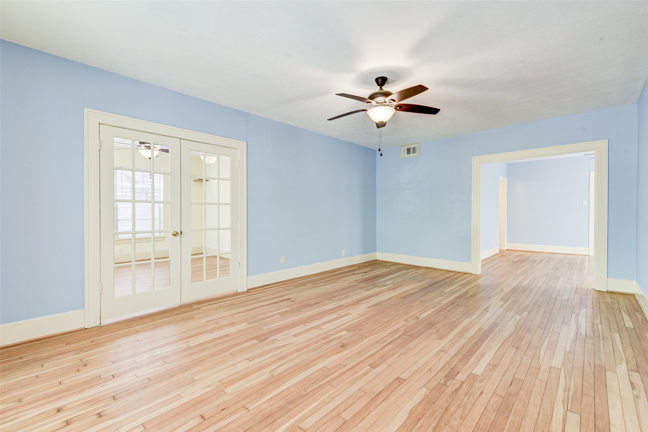 1737 Branard Street Houston, TX 77098 - Photo 6 of 29 Bright and open living area of unit 1