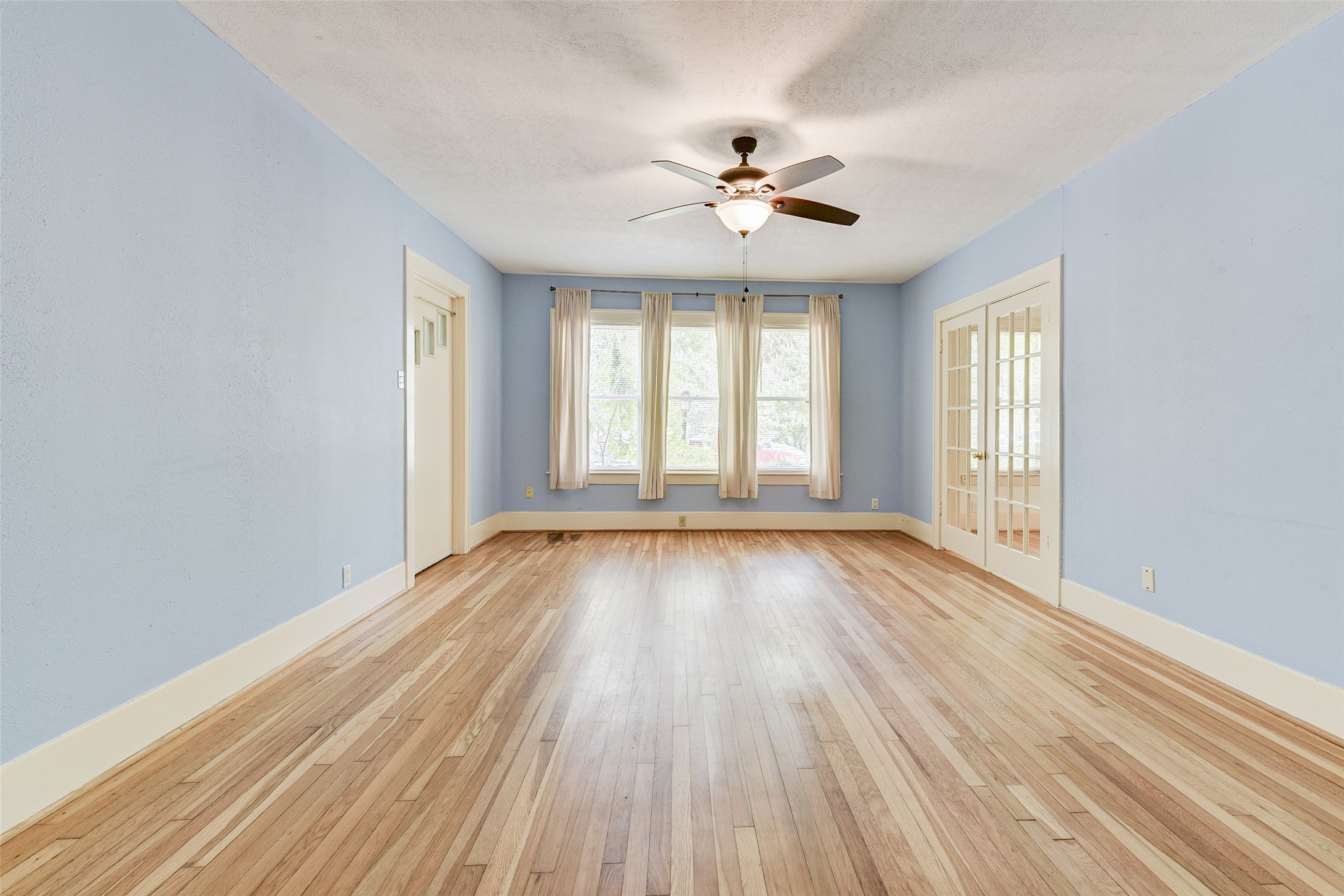 1737 Branard Street Houston, TX 77098 - Photo 8 of 29