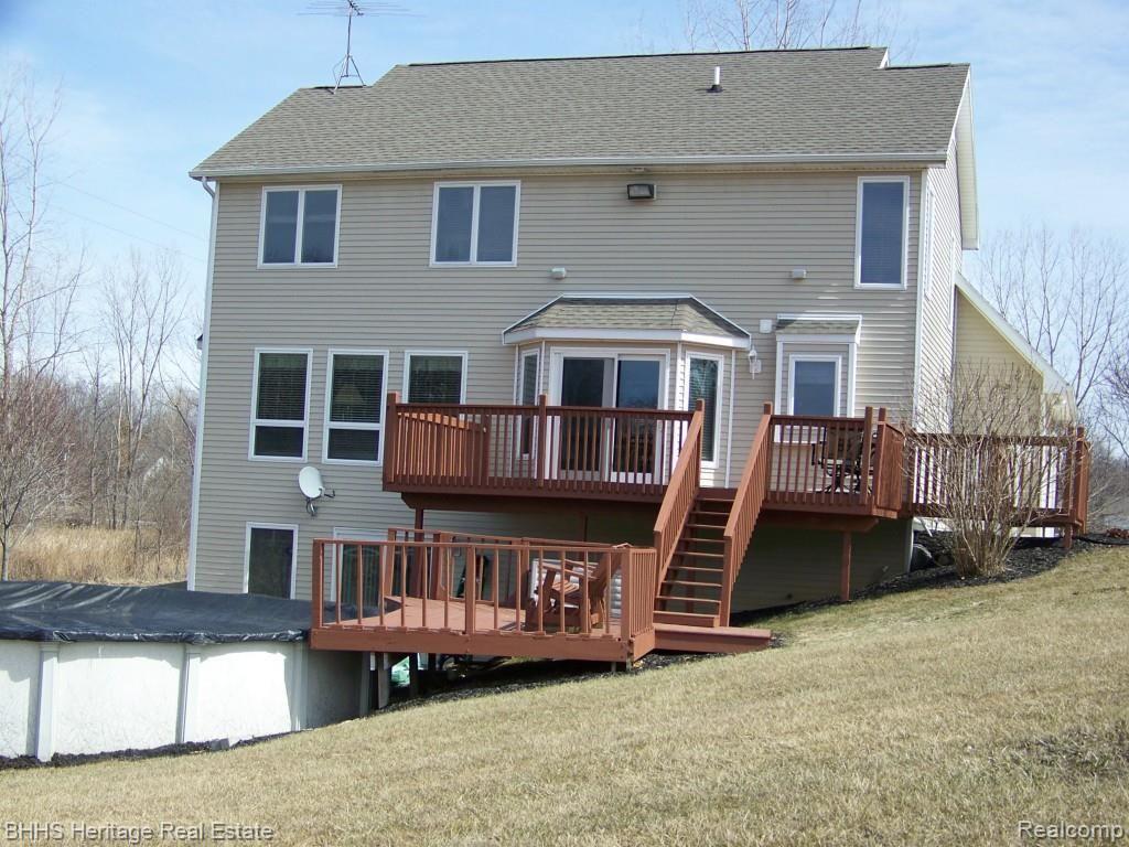 6599 Robb Road Fowlerville, MI 48836 - Photo 28 of 39 100_4902.jpg