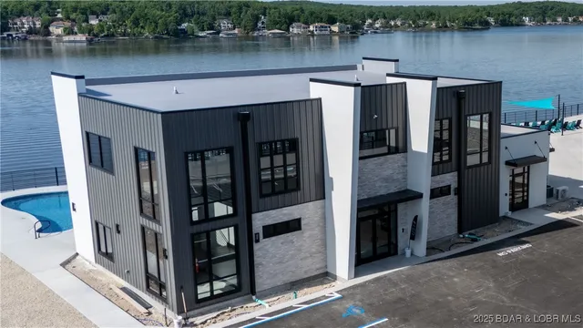$430,460 | 100 Blue Heron Hill Lane, Unit 105, Lake Ozark, MO 65049