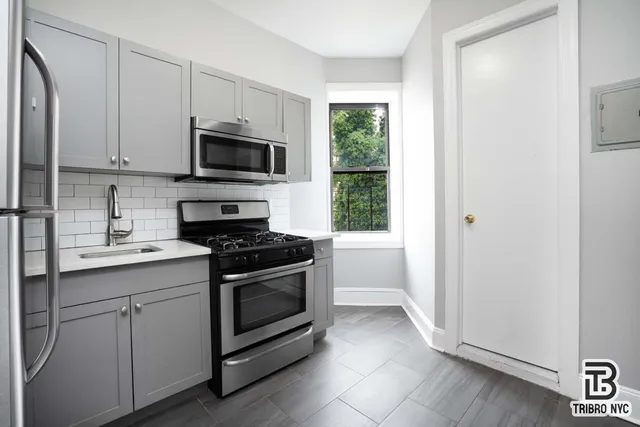 $2,575 | 688 10th Avenue, Unit 3S | Hell's Kitchen