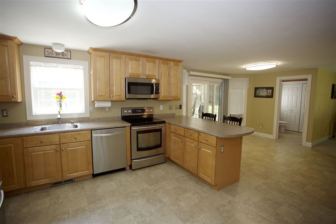 100 Middle Road Deerfield, NH 03037 - Photo 16 of 36