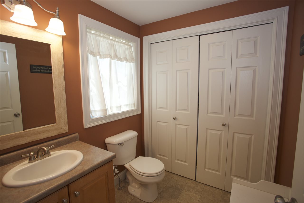 100 Middle Road Deerfield, NH 03037 - Photo 26 of 36