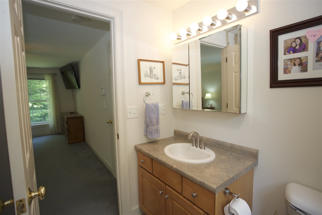 100 Middle Road Deerfield, NH 03037 - Photo 31 of 36