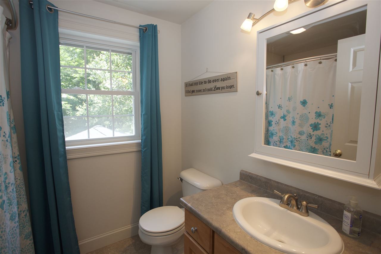 100 Middle Road Deerfield, NH 03037 - Photo 35 of 36