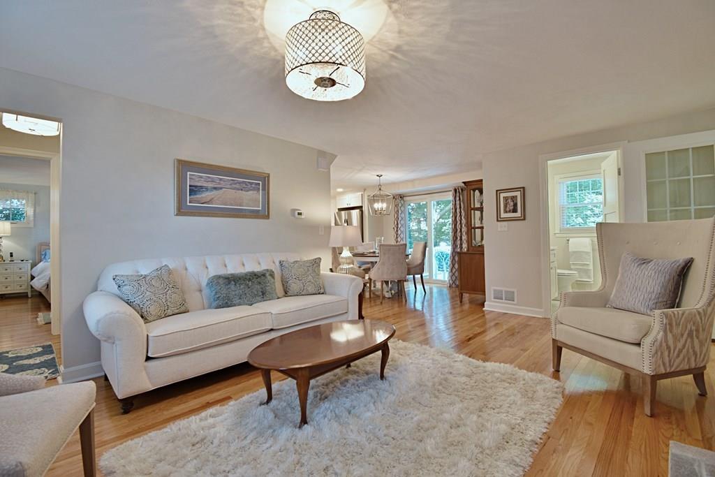 33 Richards Road Southborough, MA 01772 - Photo 8 of 34 Gallery Image 8