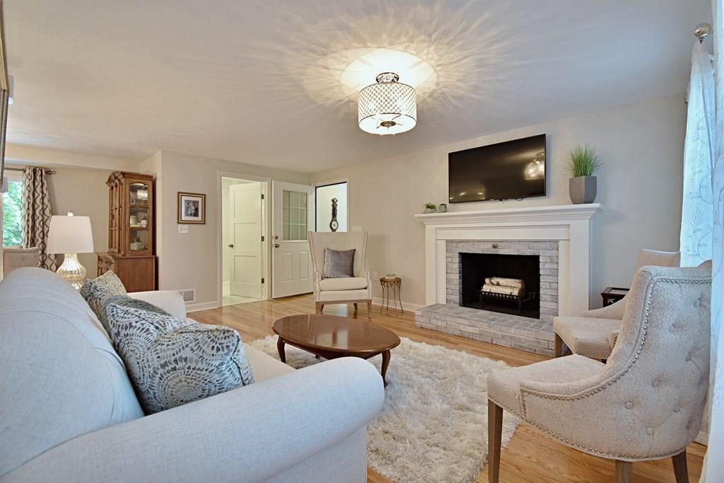 33 Richards Road Southborough, MA 01772 - Photo 9 of 34 Gallery Image 9
