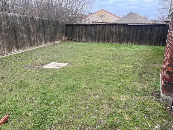 $2,900 | 411 Chatham Street, Sunnyvale, TX 75182