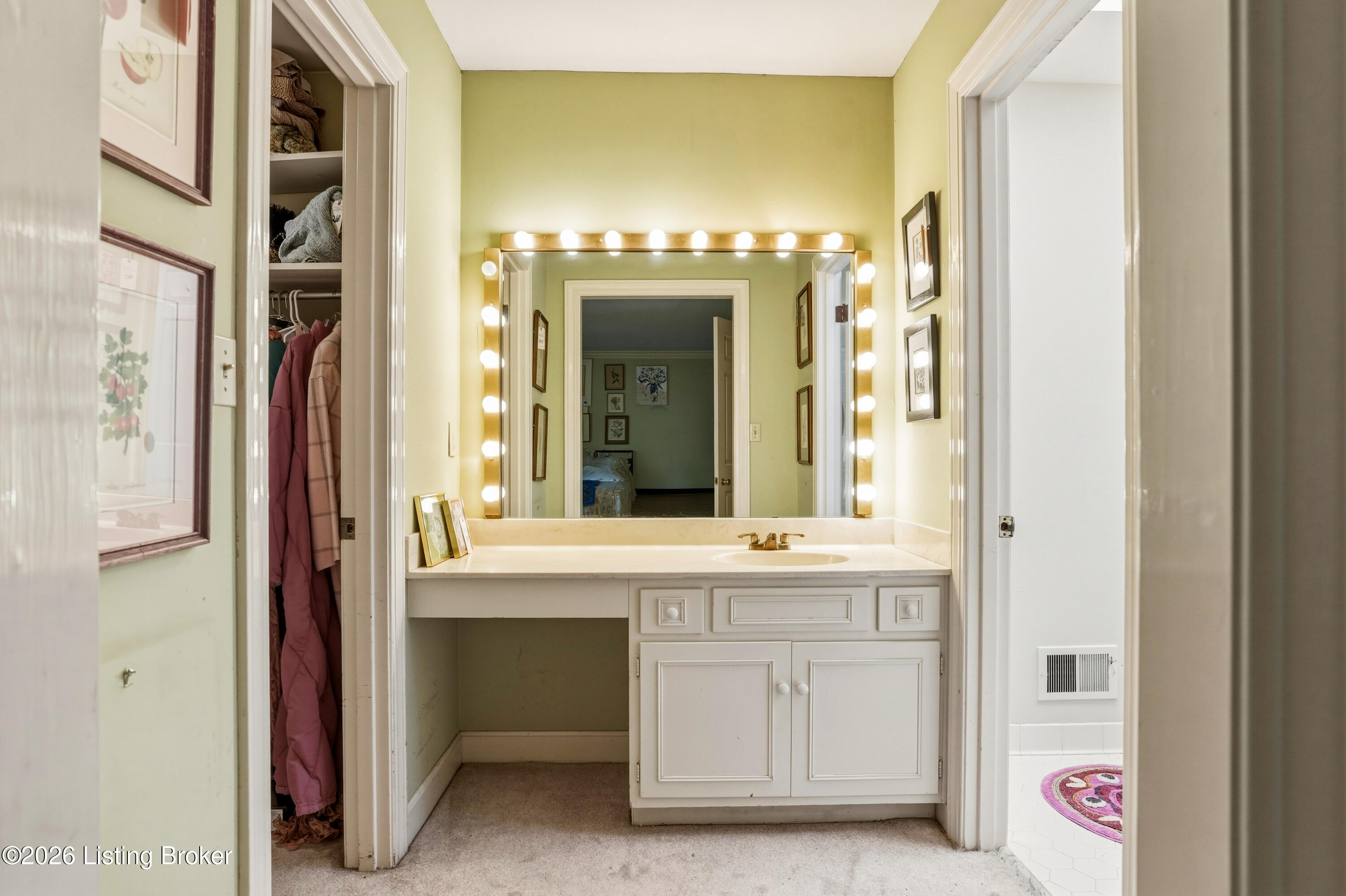 5407 Apache Road Louisville, KY 40207 - Photo 27 of 50 Vanity