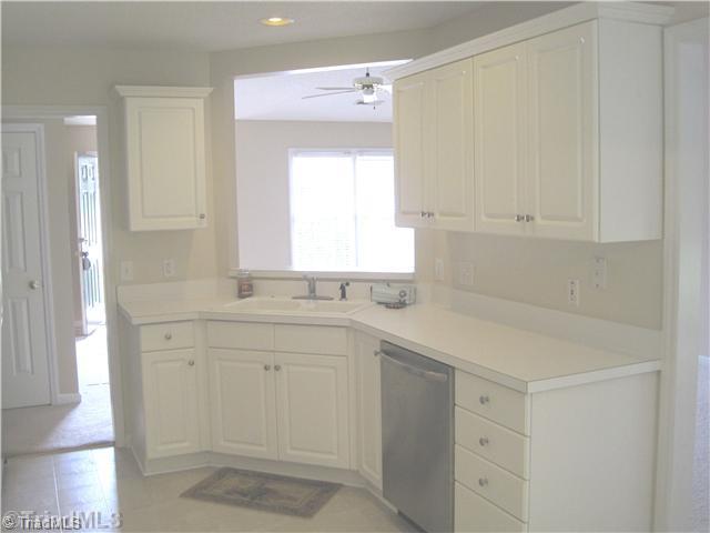 4101 Chilton Way High Point, NC 27265 - Photo 6 of 11 Kitchen.