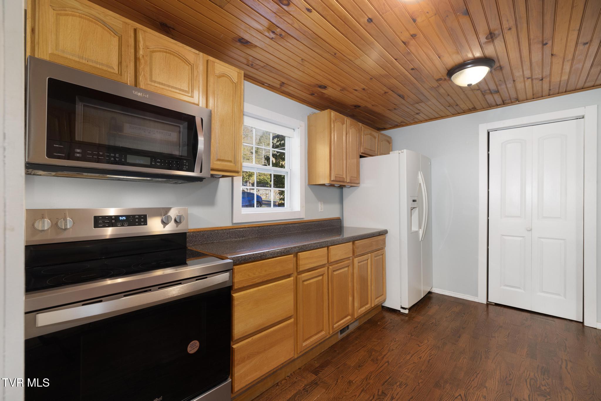 3006 Gap Creek Road Hampton, TN 37658 - Photo 11 of 42 IMG_1994