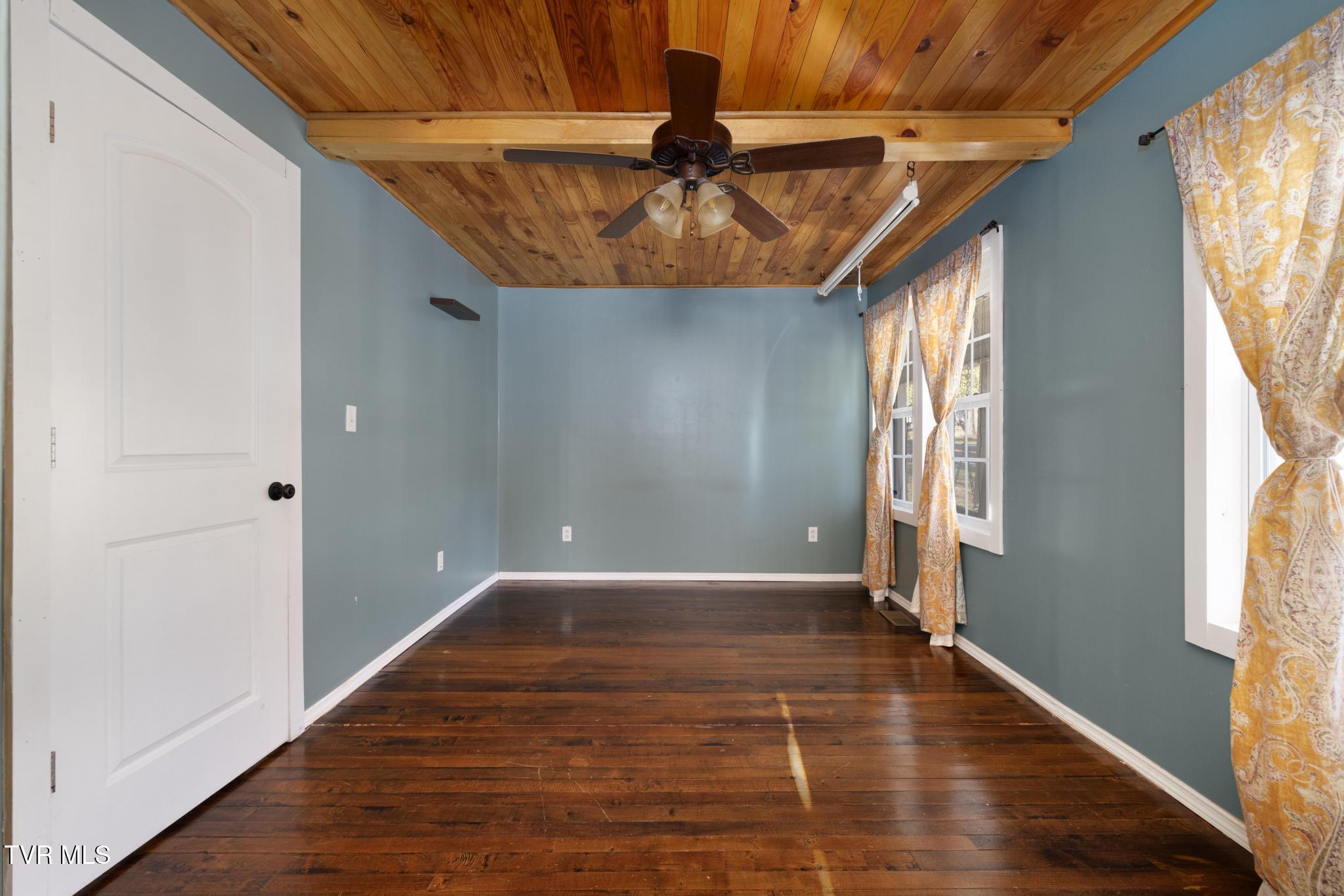 3006 Gap Creek Road Hampton, TN 37658 - Photo 18 of 42 IMG_2031