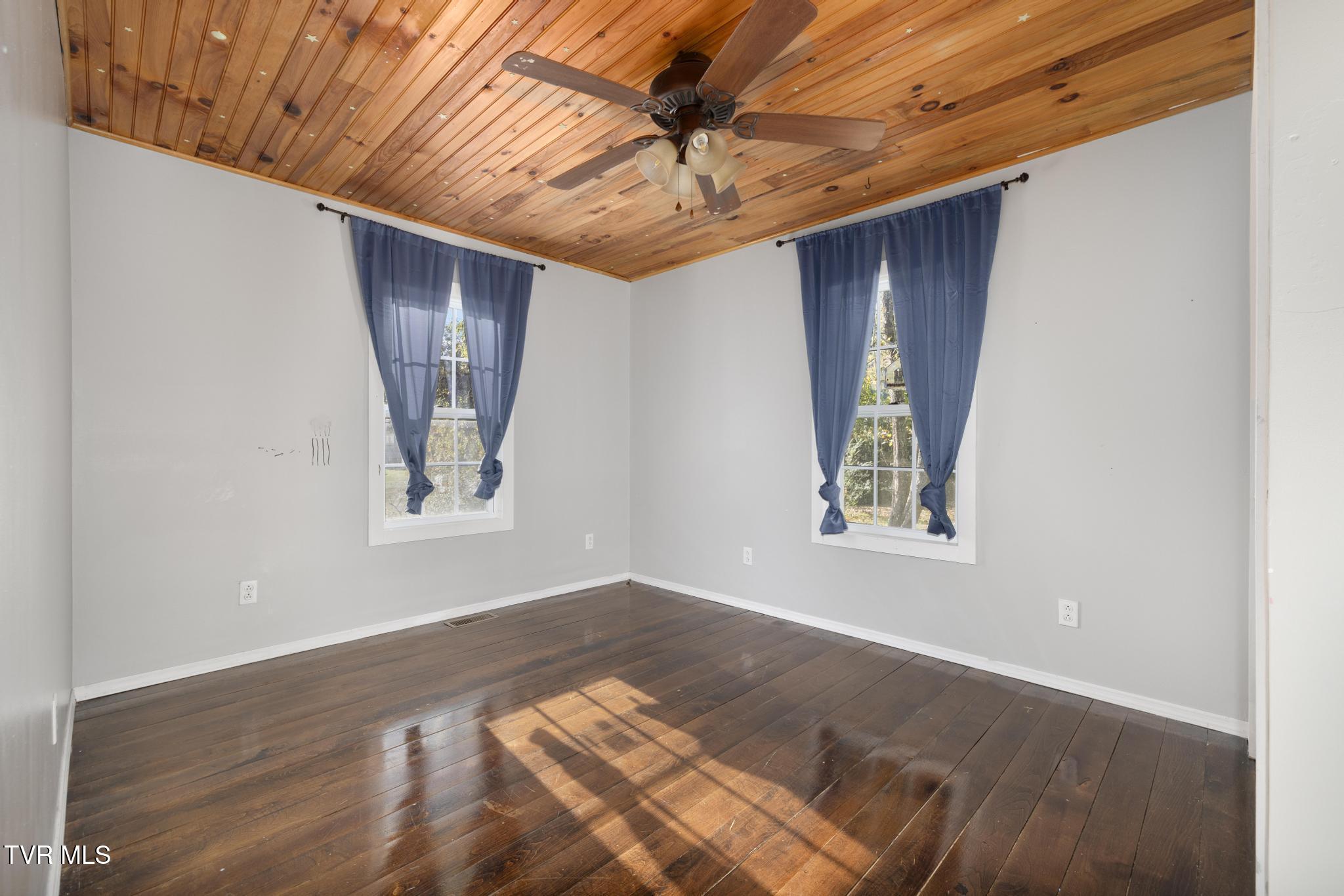 3006 Gap Creek Road Hampton, TN 37658 - Photo 23 of 42 IMG_2066