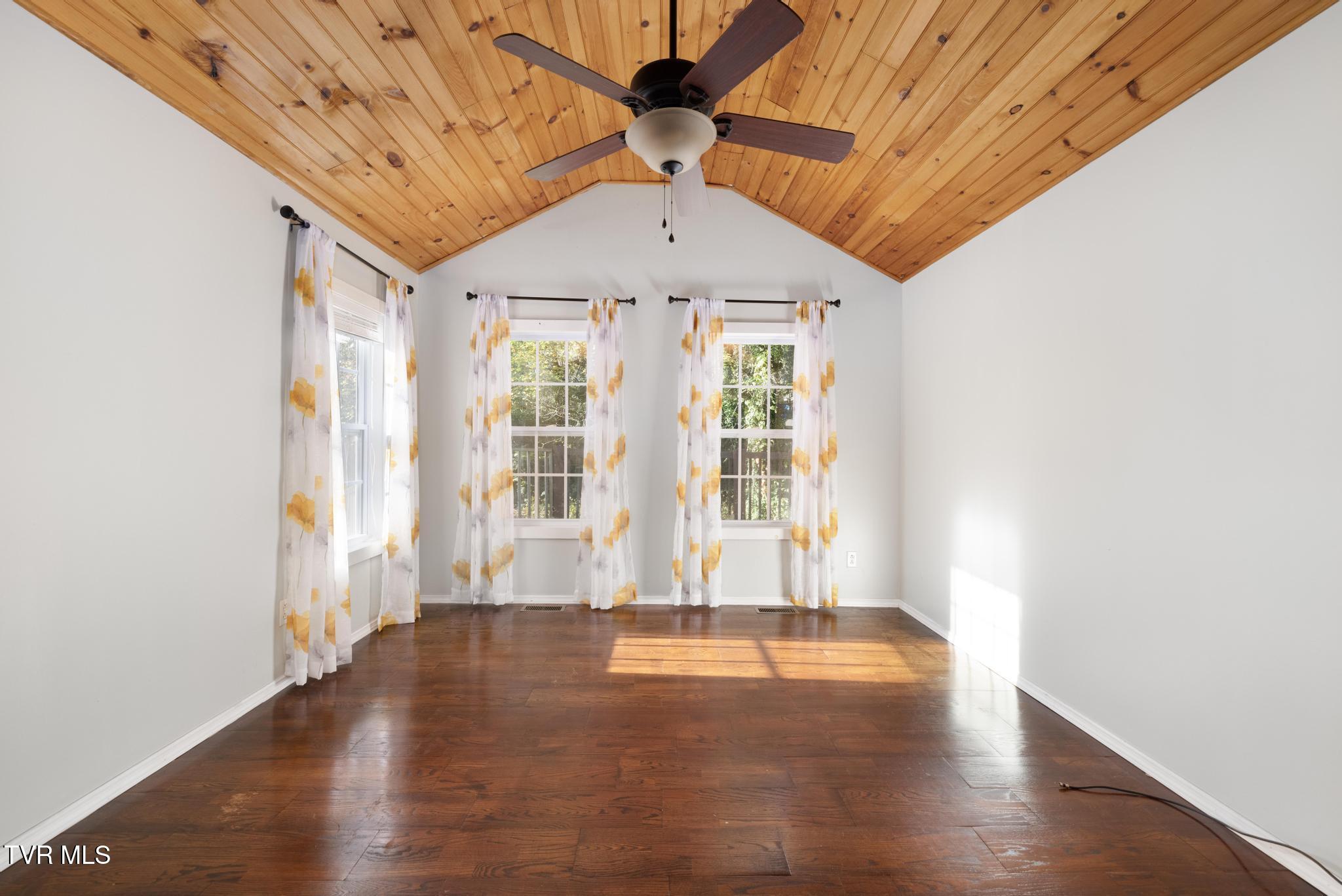 3006 Gap Creek Road Hampton, TN 37658 - Photo 5 of 42 IMG_1947