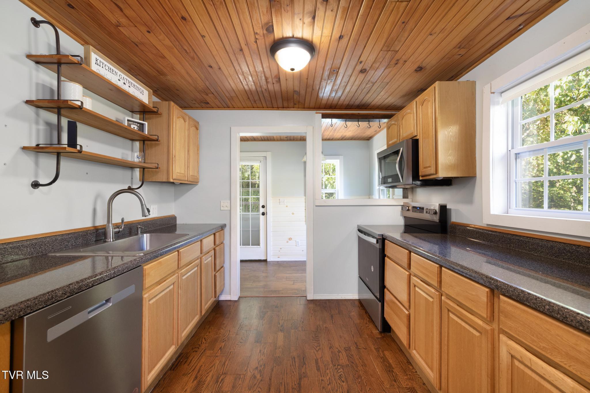 3006 Gap Creek Road Hampton, TN 37658 - Photo 9 of 42 IMG_1977