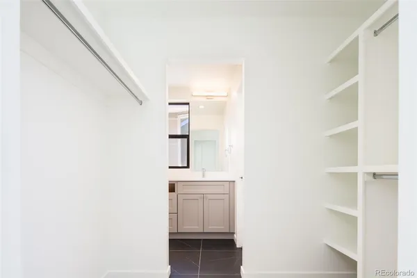 a view of utility room