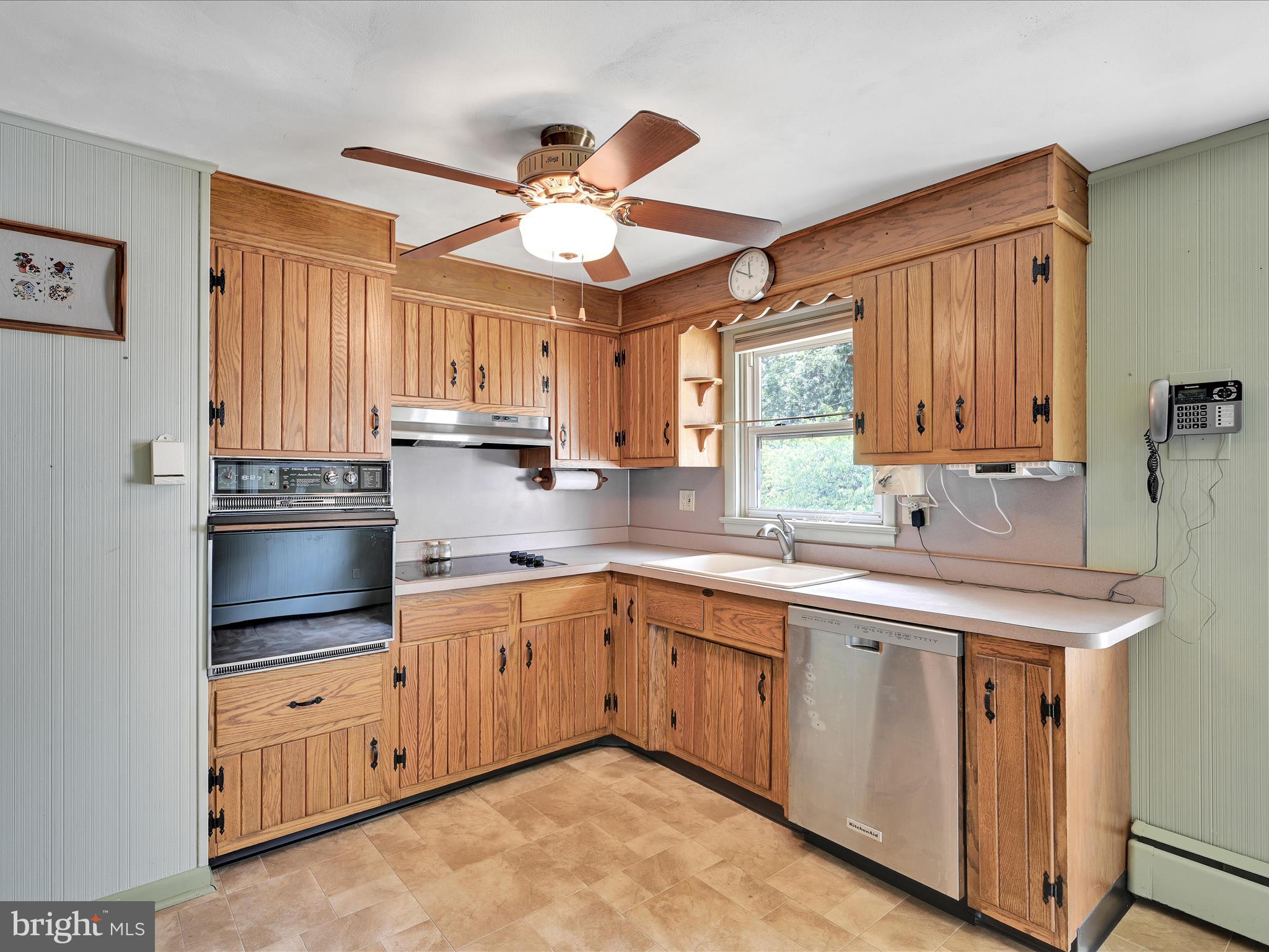 97 Schoolhouse Road Middletown, PA 17057 - Photo 7 of 28 kitchen