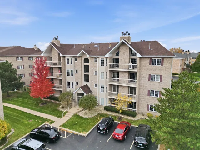 $264,900 | 7767 Bristol Park Drive, Unit 1NW, Tinley Park, IL 60477