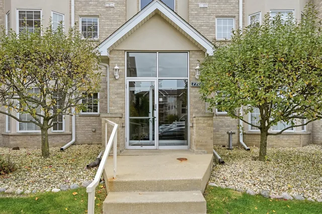 $264,900 | 7767 Bristol Park Drive, Unit 1NW, Tinley Park, IL 60477