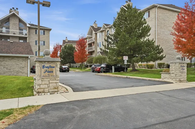 $264,900 | 7767 Bristol Park Drive, Unit 1NW, Tinley Park, IL 60477