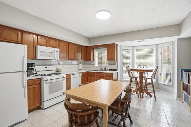 $264,900 | 7767 Bristol Park Drive, Unit 1NW, Tinley Park, IL 60477