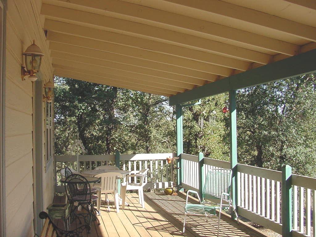 18713 Saddleback Ridge Road Cottonwood, CA 96022 - Photo 4 of 6 Back porch